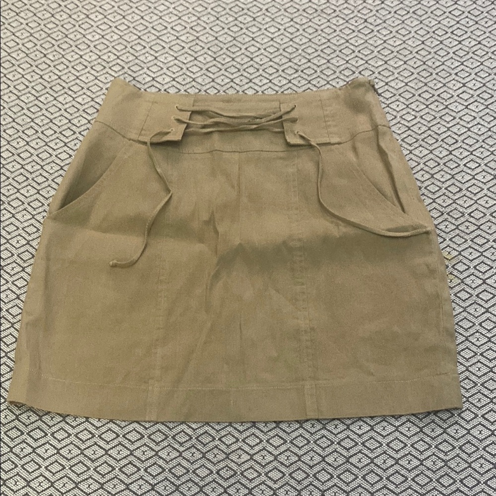 INTERMIX Gentle used Stylish Skirt color:Tan Size:0 Zip opening on side